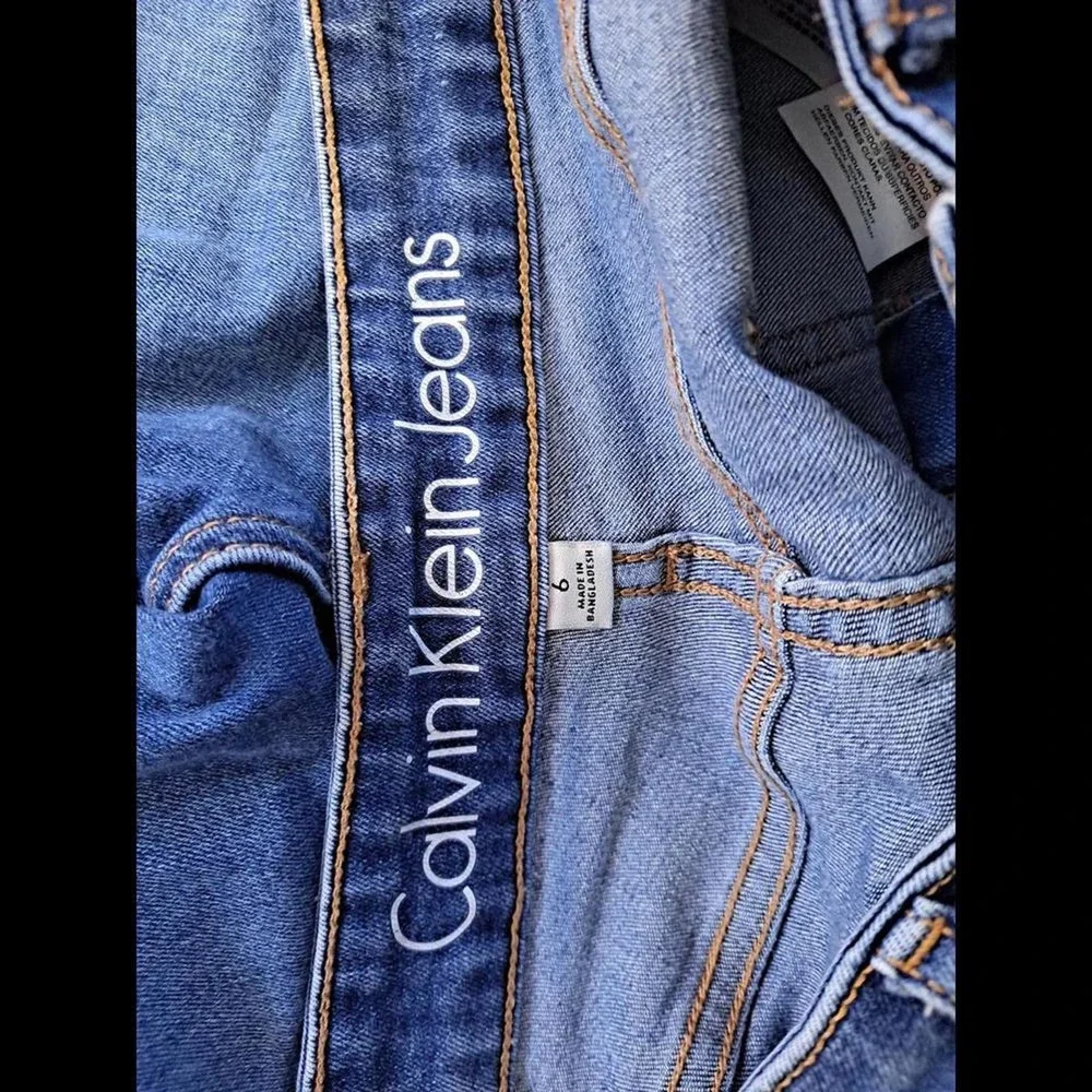 Calvin‎ Klein Jeans Bermuda Denim Shorts Size 6